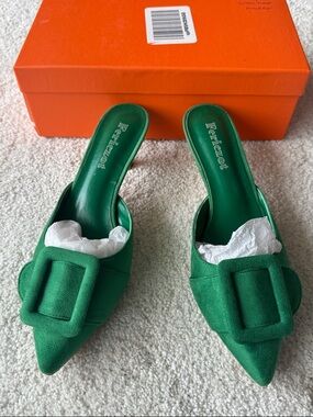 Fericzot Green Faux Suede Pointed Toe Buckle Mules